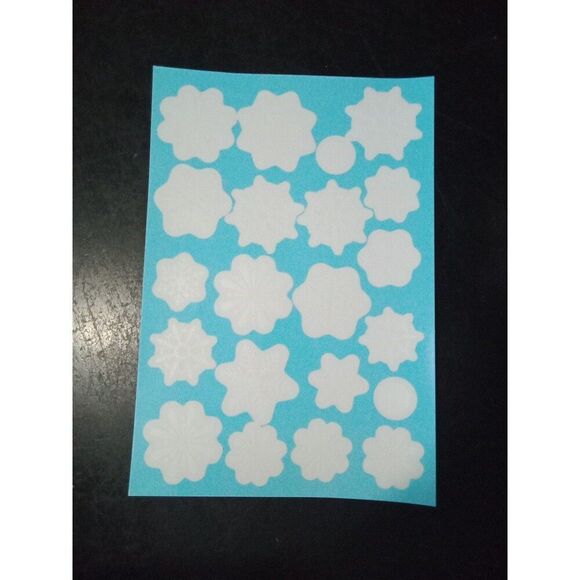 7 Sheets Cling Stickers Snowflakes & Snowballs Christmas Winter Window + Scraper - Picture 4 of 10